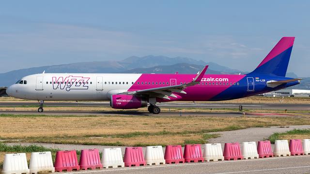 HA-LXR:Airbus A321:Wizz Air